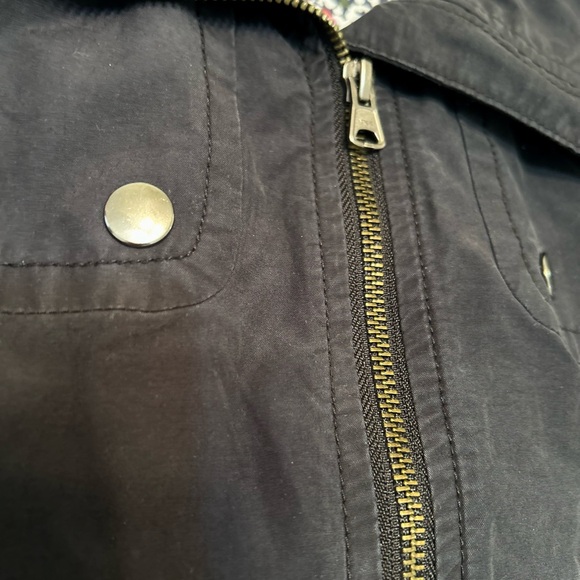 Columbia Black Vest with Floral Lining and Zipper Closure for Women. Vintage - Picture 7 of 7